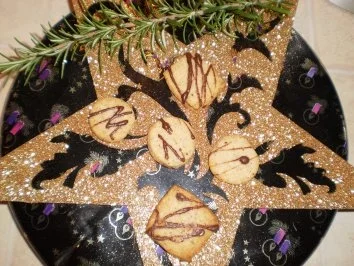 Weihnachtsplätzchen , mit Tonkabohne und Rosmarin, mit Zitronenthymian und Zitrusschale - Rezept