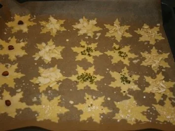 Butterplätzchen mit Mandel- und Nußdeko - Rezept - Bild Nr. 2