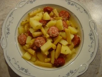 Wachsbohnen-Eintopf mit Mettendchen - Rezept