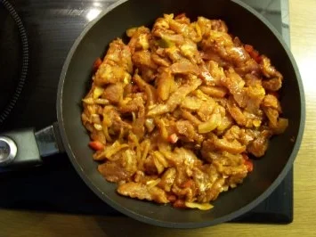 Rezept: überbackenes Hähnchen- Gyros in Spezial- Sauce überbackenes Hähnchen- Gyros in Spezial- Sauce - Rezept