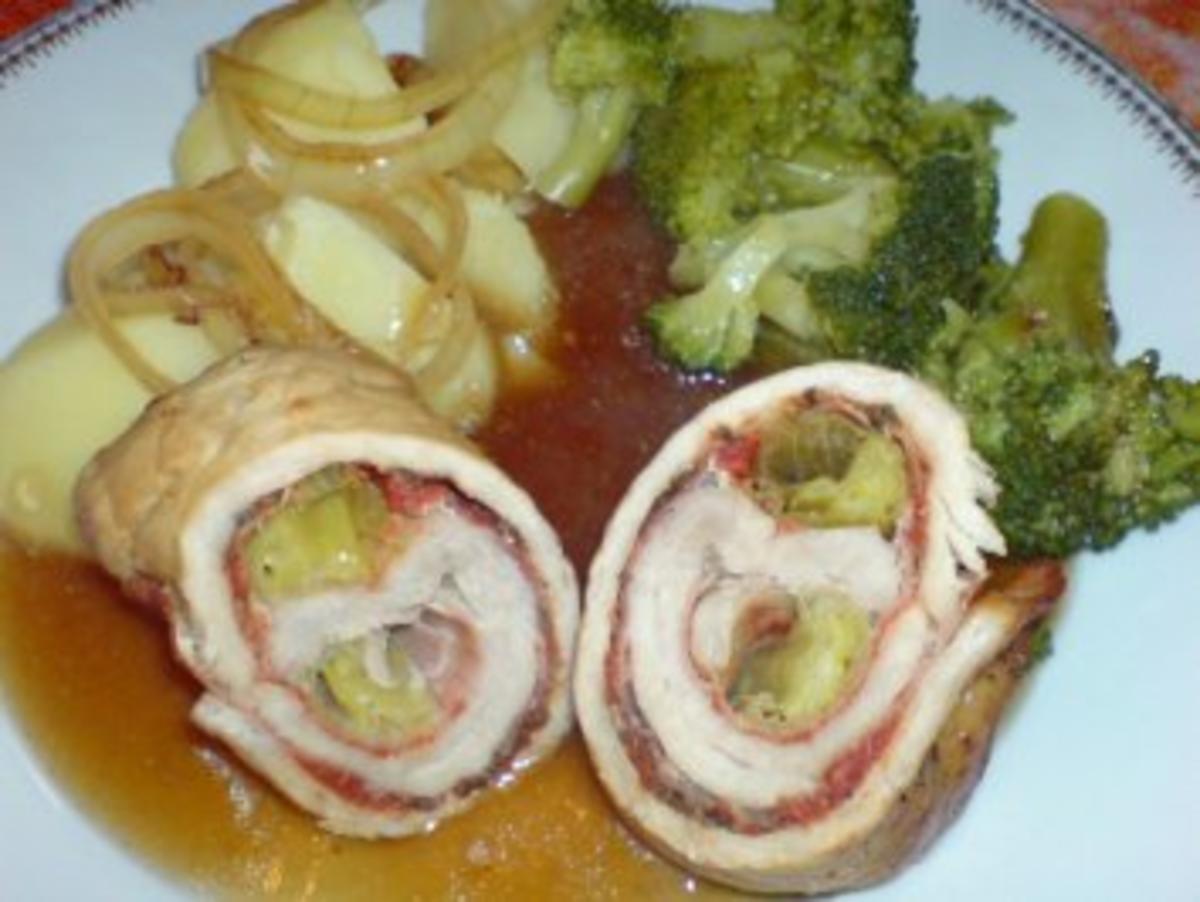 Bilder für Schweinerouladen mit Lauchzwiebeln und Speck gefüllt - Rezept