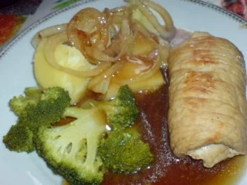 Rezept: Schweinerouladen mit Lauchzwiebeln und Speck gefüllt Bild Nr. 2 Schweinerouladen mit Lauchzwiebeln und Speck gefüllt - Rezept - Bild Nr. 2