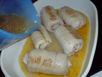 Rezept: Schweinerouladen mit Lauchzwiebeln und Speck gefüllt Bild Nr. 10 Schweinerouladen mit Lauchzwiebeln und Speck gefüllt - Rezept - Bild Nr. 10