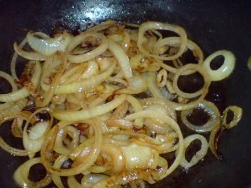 Rezept: Schweinerouladen mit Lauchzwiebeln und Speck gefüllt Bild Nr. 14 Schweinerouladen mit Lauchzwiebeln und Speck gefüllt - Rezept - Bild Nr. 14