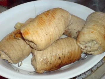 Rezept: Schweinerouladen mit Lauchzwiebeln und Speck gefüllt Bild Nr. 17 Schweinerouladen mit Lauchzwiebeln und Speck gefüllt - Rezept - Bild Nr. 17