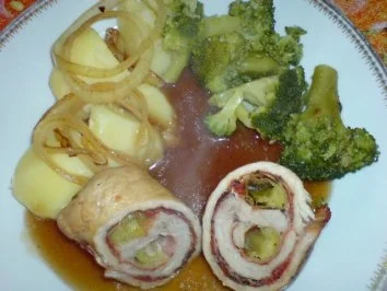 Rezept: Schweinerouladen mit Lauchzwiebeln und Speck gefüllt Bild Nr. 18 Schweinerouladen mit Lauchzwiebeln und Speck gefüllt - Rezept - Bild Nr. 18