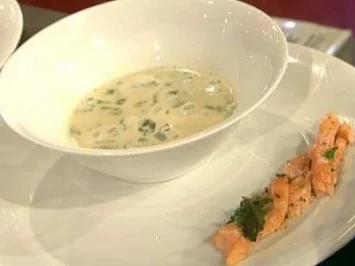 Limettenblättersuppe mit einem Zopf vom Lachs (Gerit Kling) - Rezept