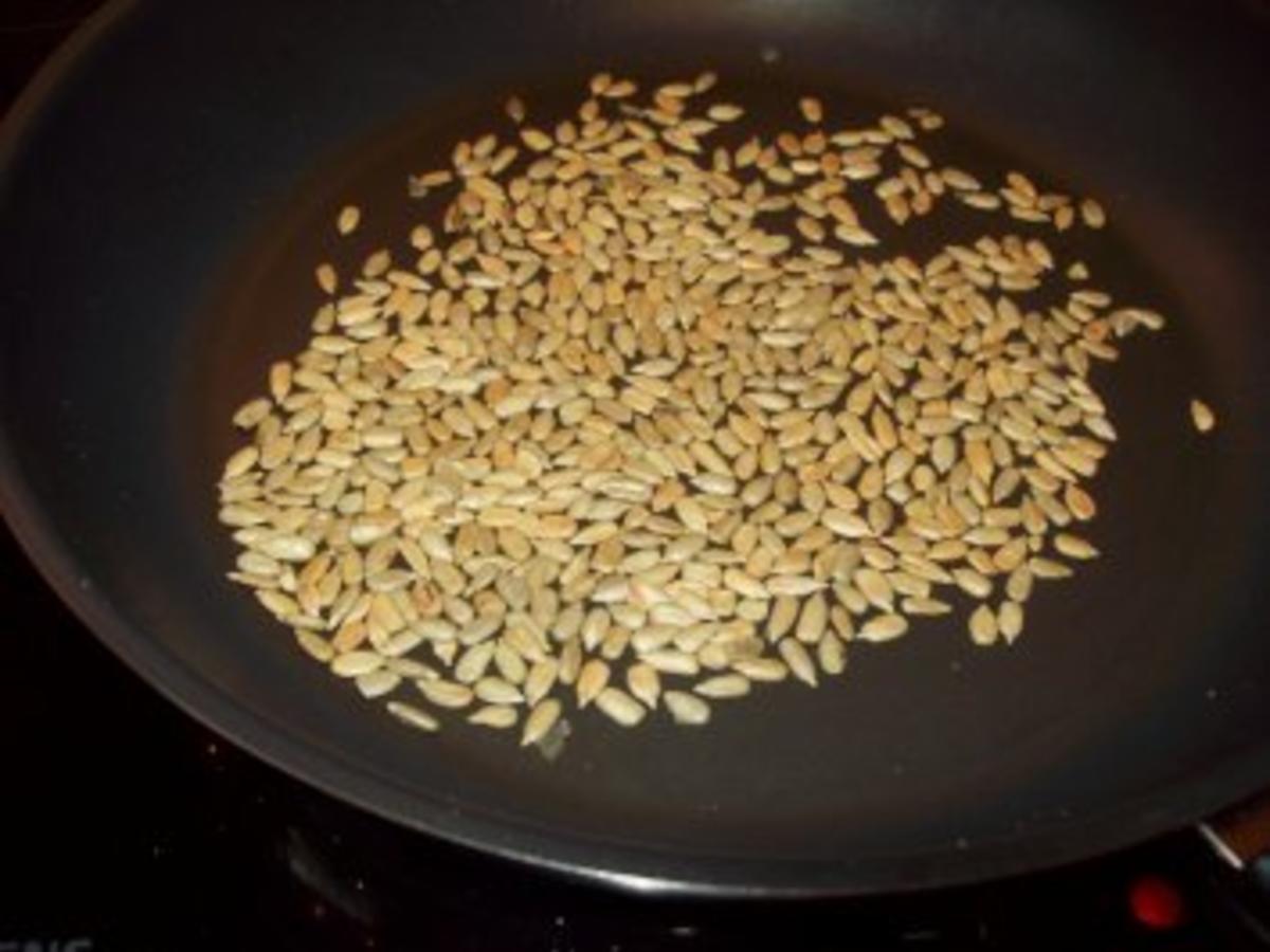 Gemischter Salat mit Sonnenblumenkernen - Rezept - kochbar.de