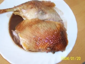 Gänsebraten auf Rotweinsoße - Rezept