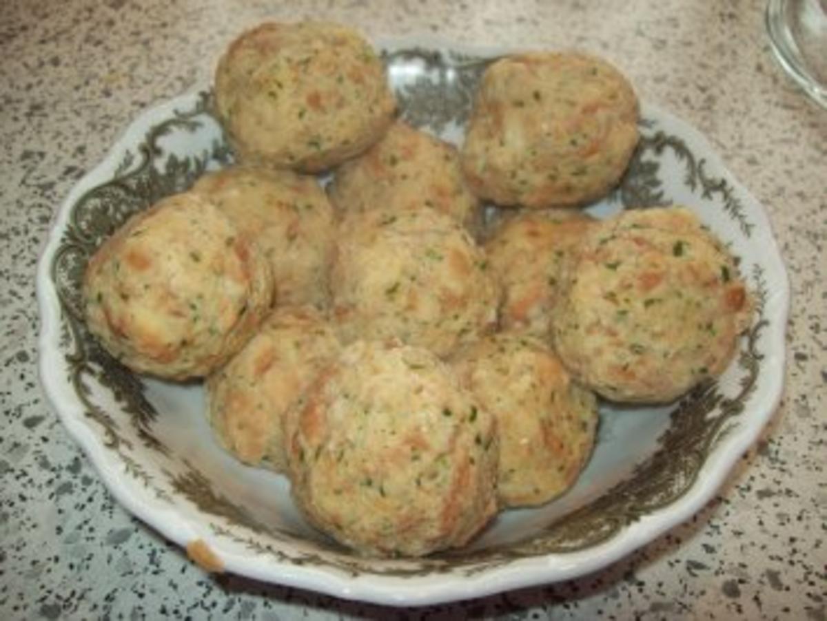 Semmelknödel selbstgemacht - Rezept mit Bild - kochbar.de