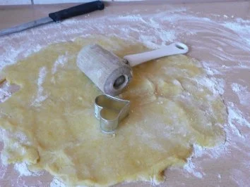 Rezept: Gelee-Herzen mit Marzipankranz Bild Nr. 3 Gelee-Herzen mit Marzipankranz - Rezept - Bild Nr. 3