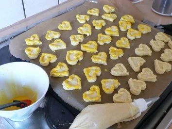 Rezept: Gelee-Herzen mit Marzipankranz Bild Nr. 4 Gelee-Herzen mit Marzipankranz - Rezept - Bild Nr. 4