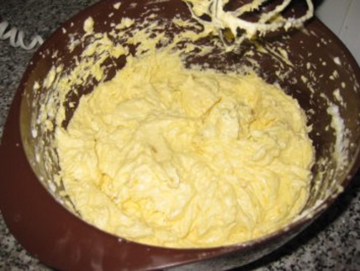 Butterspritzgebäck mit einem Hauch Marzipan - Rezept - Bild Nr. 2