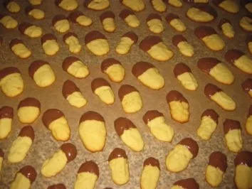 Butterspritzgebäck mit einem Hauch Marzipan - Rezept