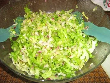 Endiviensalat mit Kräuter-Senf-Dressing - Rezept