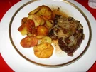 Zwiebelrostbraten mit Bratkartoffeln - Rezept