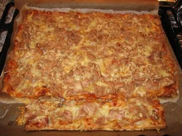 Rezept: Dinkel-Blätterteigpizza mit Thunfisch Dinkel-Blätterteigpizza mit Thunfisch - Rezept