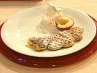 Rezept: Frische Waffeln an Tonkabohneneis und Pfirsich (Patrick Bach) Frische Waffeln an Tonkabohneneis und Pfirsich (Patrick Bach) - Rezept