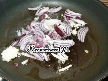 Lachsfilet versteckt sich im Gemüsebeet - Rezept - Bild Nr. 3