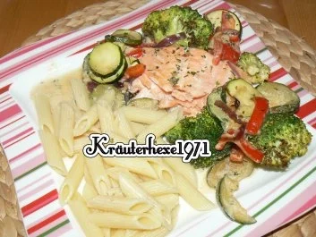 Lachsfilet versteckt sich im Gemüsebeet - Rezept - Bild Nr. 8