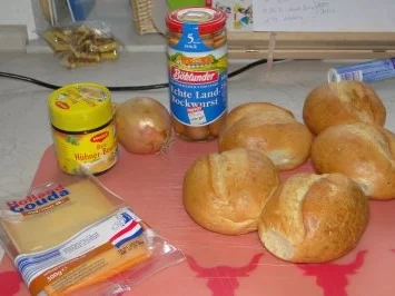 Rezept: Brotsuppe mit Einlage (sagte man früher) Bild Nr. 2 Brotsuppe mit Einlage (sagte man früher) - Rezept - Bild Nr. 2