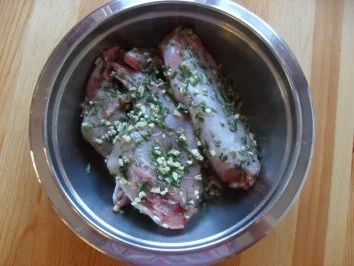 Kaninchenbraten mit Rosenkohl und Klößen - Rezept - Bild Nr. 6