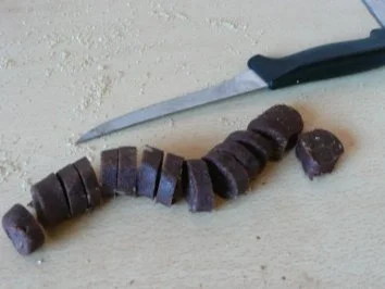 Rezept: "Schwarzbrot mit Butter bestrichen Salz und Schnittlauch" Bild Nr. 3 "Schwarzbrot mit Butter bestrichen Salz und Schnittlauch" - Rezept - Bild Nr. 3