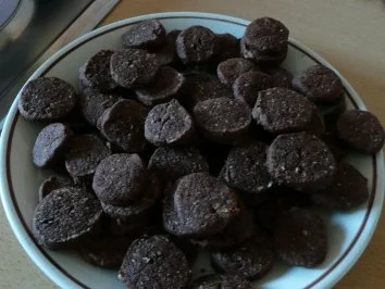 Rezept: "Schwarzbrot mit Butter bestrichen Salz und Schnittlauch" Bild Nr. 5 "Schwarzbrot mit Butter bestrichen Salz und Schnittlauch" - Rezept - Bild Nr. 5