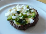 "Schwarzbrot mit Butter bestrichen Salz und Schnittlauch" - Rezept