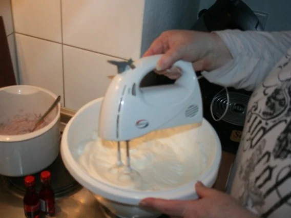 Torten: Mascarpone-Torte - 3 Variationen - Rezept - Bild Nr. 6