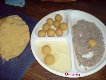 Rezept: Kleingebäck Panierte Mürbeteiglinge Bild Nr. 2 Kleingebäck Panierte Mürbeteiglinge - Rezept - Bild Nr. 2