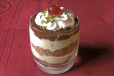 Weihnachtsdessert Mit Spekulatius, Mandarinen Und Sahnecreme