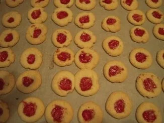 Rubinknöpfchen und Schokonüsse - Rezept - Bild Nr. 2