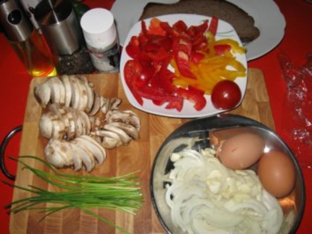 Buntes Gemüse  auf Steinofenbrot+ pochierte Eier - Rezept - Bild Nr. 2
