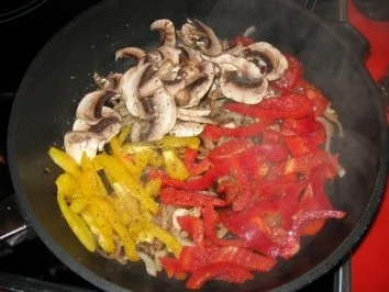 Buntes Gemüse  auf Steinofenbrot+ pochierte Eier - Rezept - Bild Nr. 3