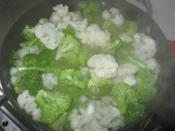 Rezept: Blumenkohl-Broccoli-Auflauf Bild Nr. 5 Blumenkohl-Broccoli-Auflauf - Rezept - Bild Nr. 5