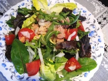 Rezept: Gemischter Salat mit Thunfisch Gemischter Salat mit Thunfisch - Rezept