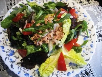 Rezept: Gemischter Salat mit Thunfisch Bild Nr. 3 Gemischter Salat mit Thunfisch - Rezept - Bild Nr. 3