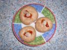 Kokosmakronen mit Hagebuttenmarmelade - Rezept