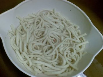 Krumbeerworscht-Ufflaaf ( Kartoffelwurst-Auflauf ) - Rezept - Bild Nr. 3