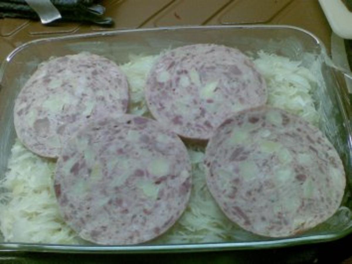 Krumbeerworscht-Ufflaaf ( Kartoffelwurst-Auflauf ) - Rezept - Bild Nr. 9