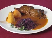 Rouladen mit Rotkohl und Pommes Williams - Rezept