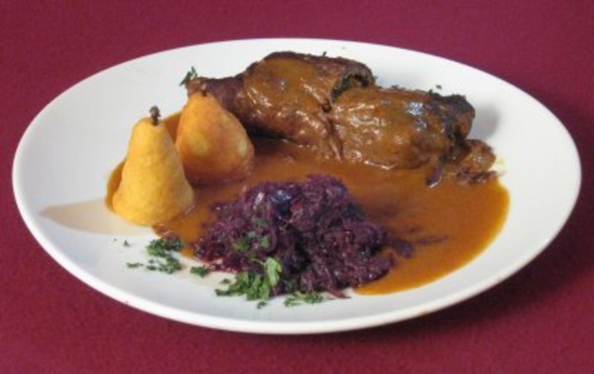 Rouladen mit Rotkohl und Pommes Williams - Rezept Eingereicht von Das
perfekte Dinner