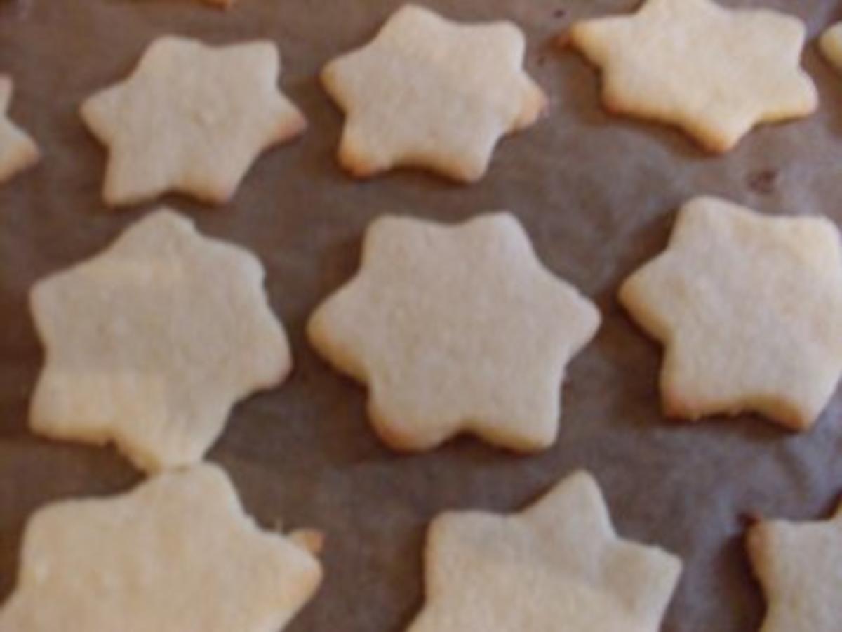 Plätzchen: Mandel Marzipan Sterne - einfach - 393 kcal/100g