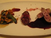 Rosa gebr. Entenbrust an Holundersoße, Kartoffelplätzchen mit Shiitake und Kürbis-Zuckerschotengemüse - Rezept