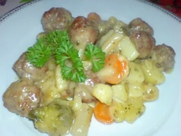 Herbstgemüseauflauf mit Hackbällchen nach dem "Frühlingsgemüse mit Hackbällchen-Auflauf" von romantica - Rezept - Bild Nr. 2