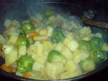 Herbstgemüseauflauf mit Hackbällchen nach dem "Frühlingsgemüse mit Hackbällchen-Auflauf" von romantica - Rezept - Bild Nr. 10