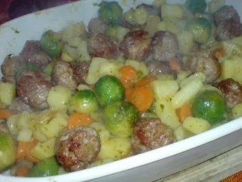 Herbstgemüseauflauf mit Hackbällchen nach dem "Frühlingsgemüse mit Hackbällchen-Auflauf" von romantica - Rezept - Bild Nr. 12