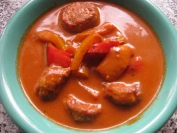 Tomaten-Paprika Süppchen mit Hackbällcheneinlage - Rezept