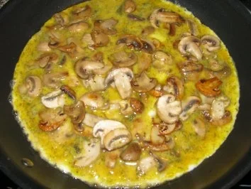 Rezept: Eieromelett mit Pilzen Eieromelett mit Pilzen - Rezept